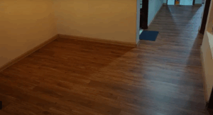 Modern and clean SPC flooring after the expert installation in a home